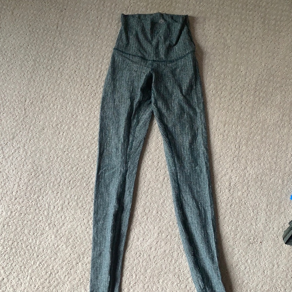 Lululemon wunder under pant size 4
